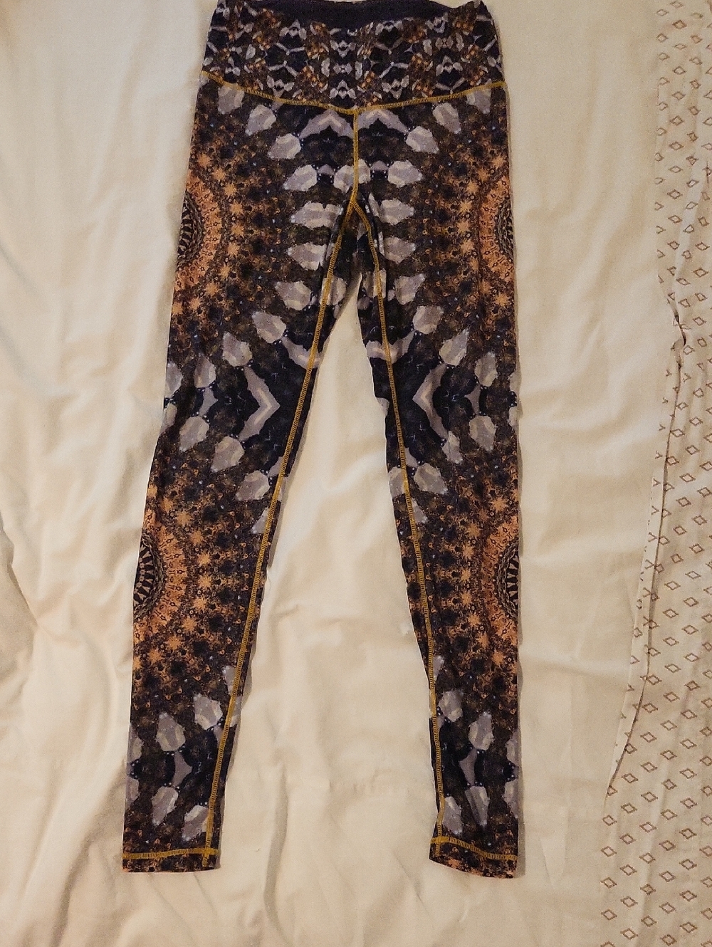 Wolven Black Gold Mosaic Leggings